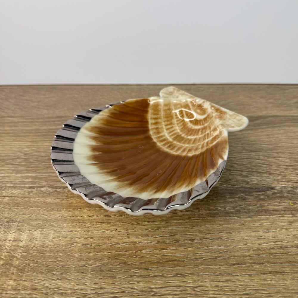 Vintage Scallop Shell Trinket Display Soap Dish Nautical Ring Holder